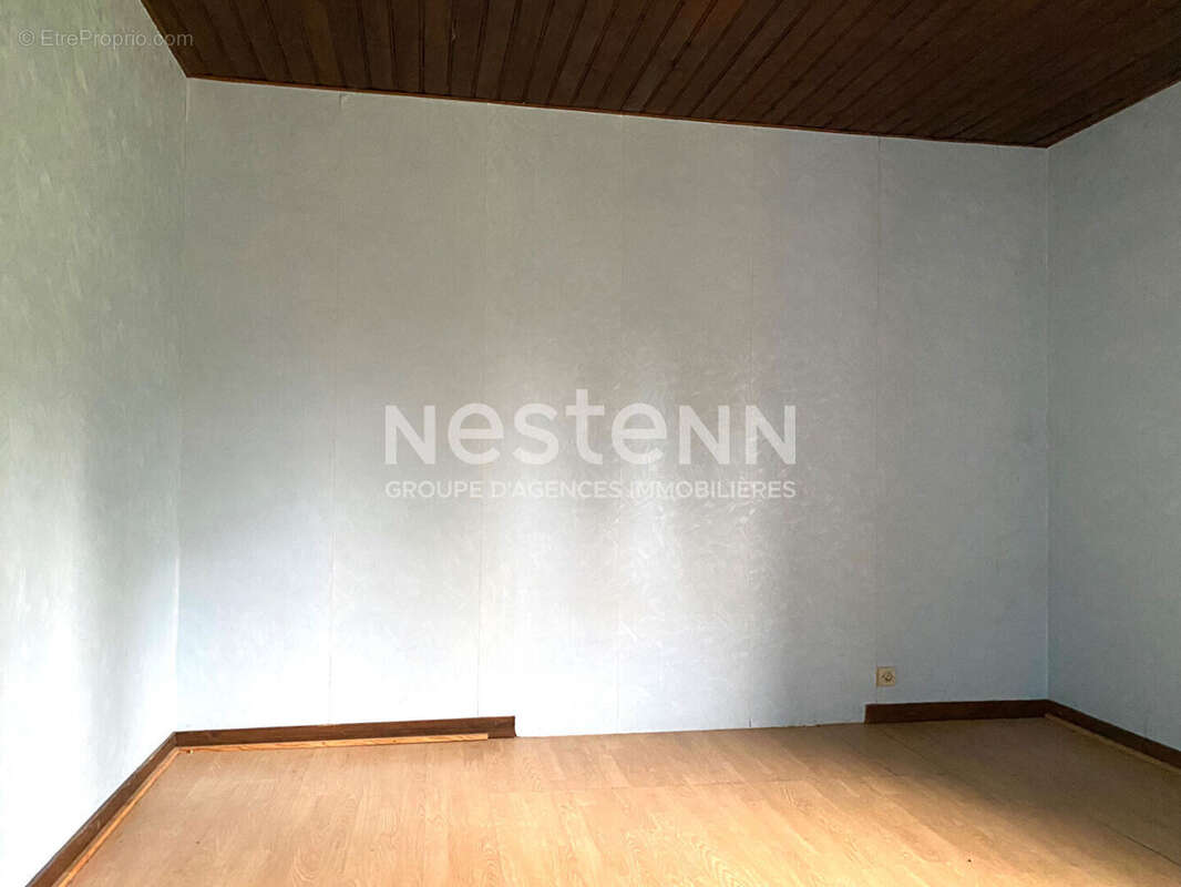 Maison à SAINT-MARTIAL-DE-VALETTE