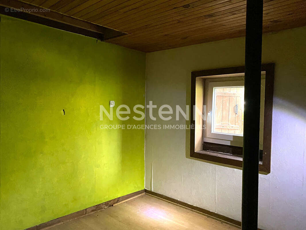 Maison à SAINT-MARTIAL-DE-VALETTE