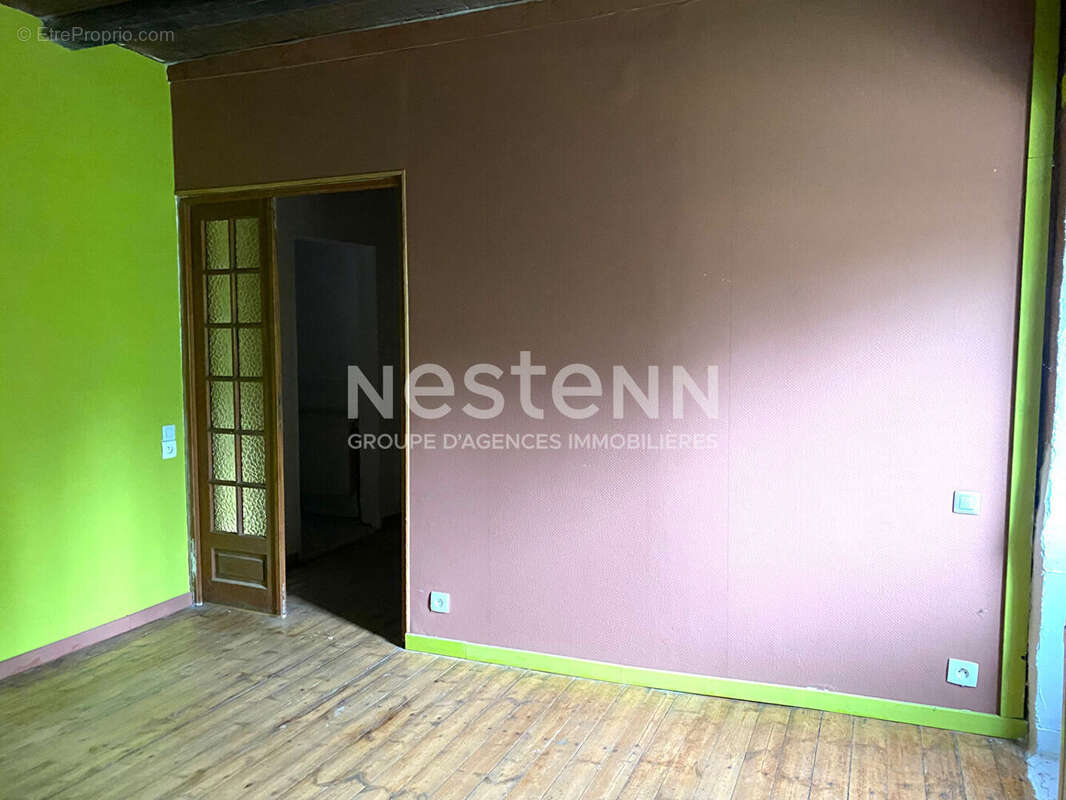 Maison à SAINT-MARTIAL-DE-VALETTE