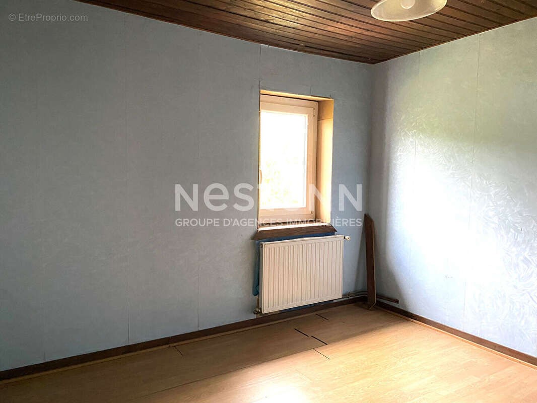 Maison à SAINT-MARTIAL-DE-VALETTE