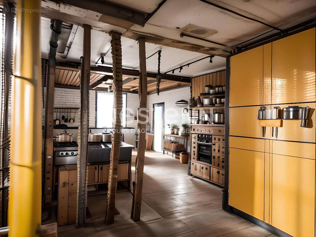 Maison à SAINT-MARTIAL-DE-VALETTE