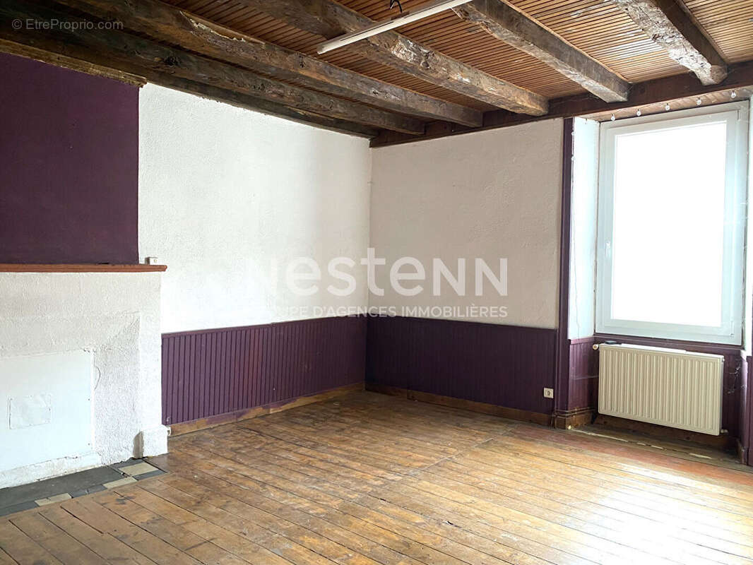 Maison à SAINT-MARTIAL-DE-VALETTE