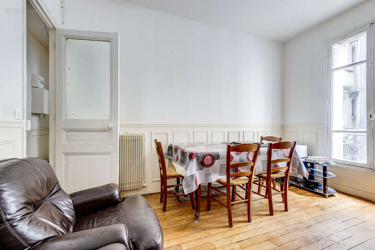 Appartement à PARIS-14E