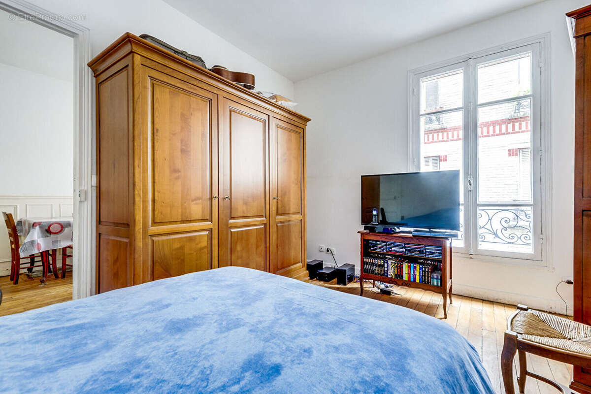 Appartement à PARIS-14E