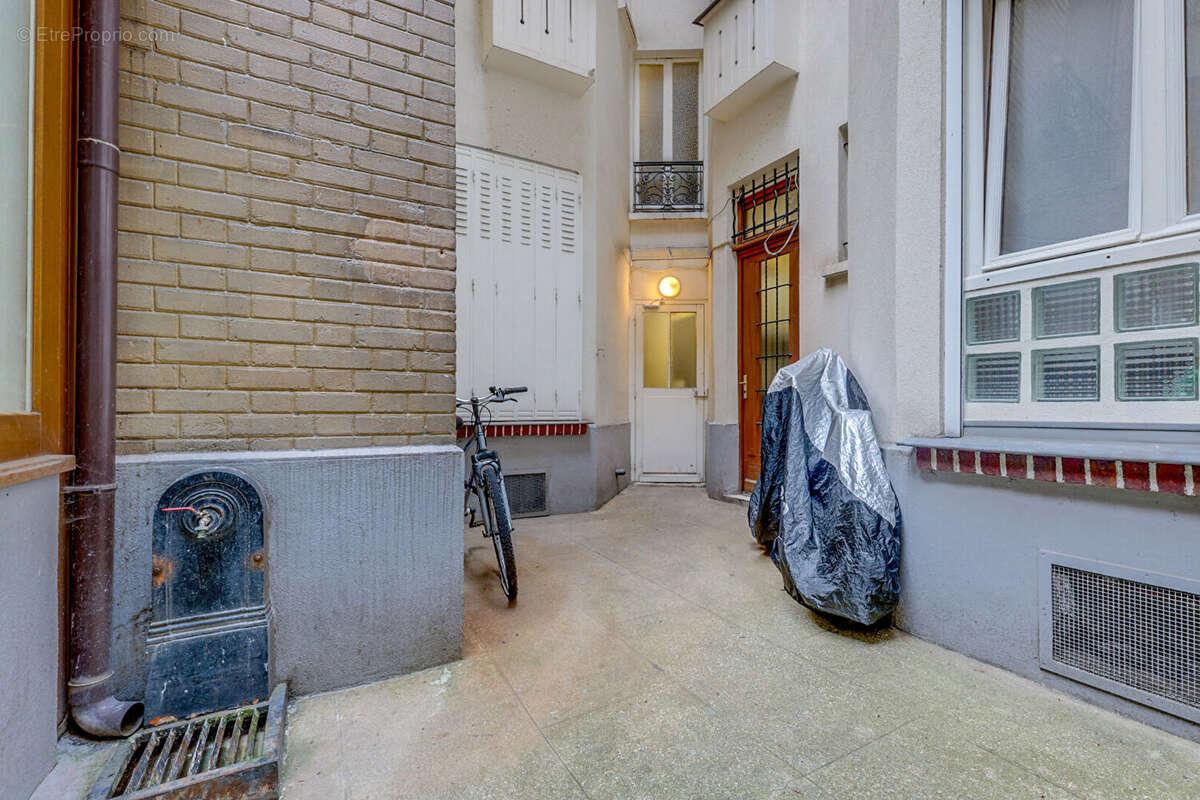 Appartement à PARIS-14E