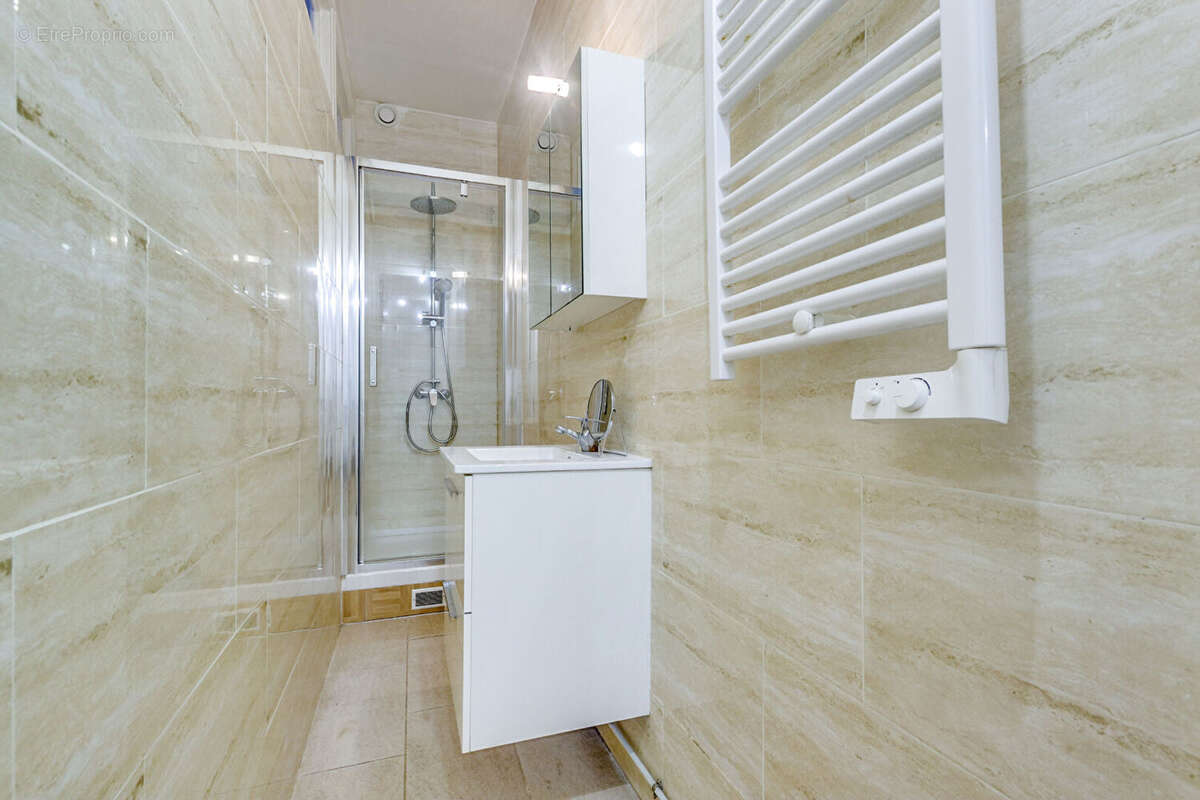 Appartement à PARIS-14E