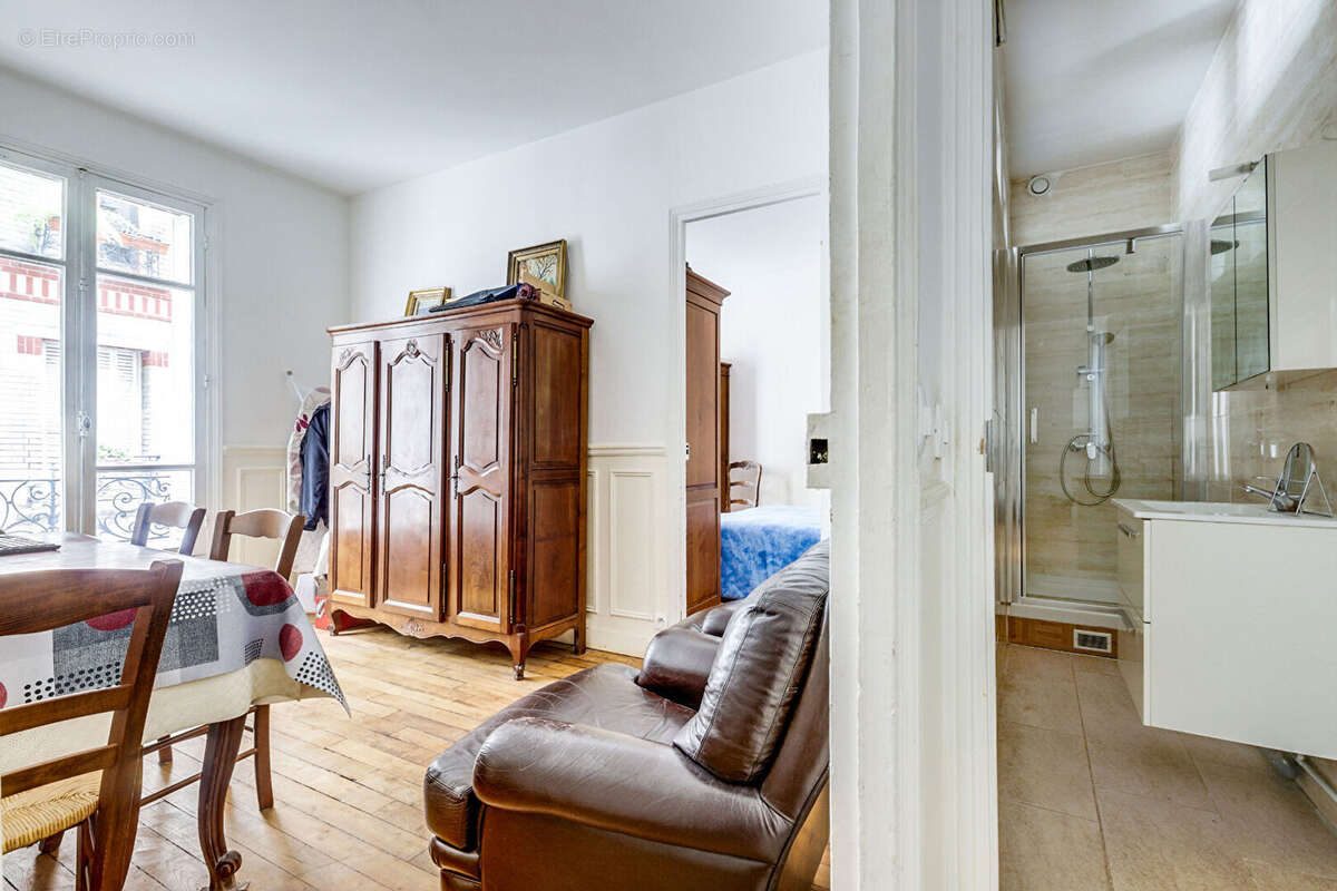 Appartement à PARIS-14E