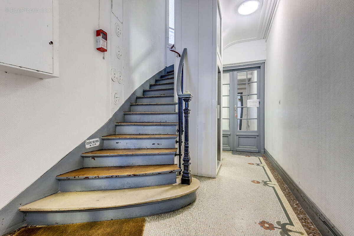 Appartement à PARIS-14E