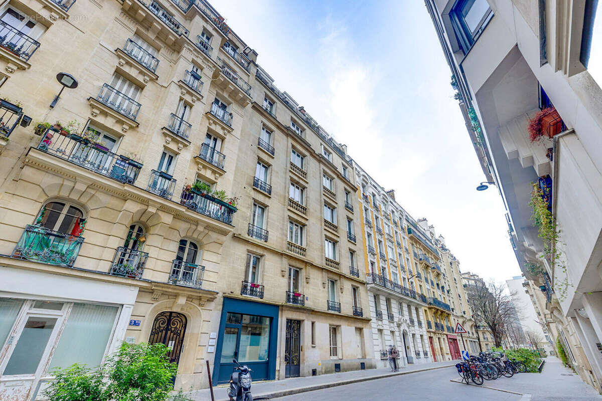 Appartement à PARIS-14E