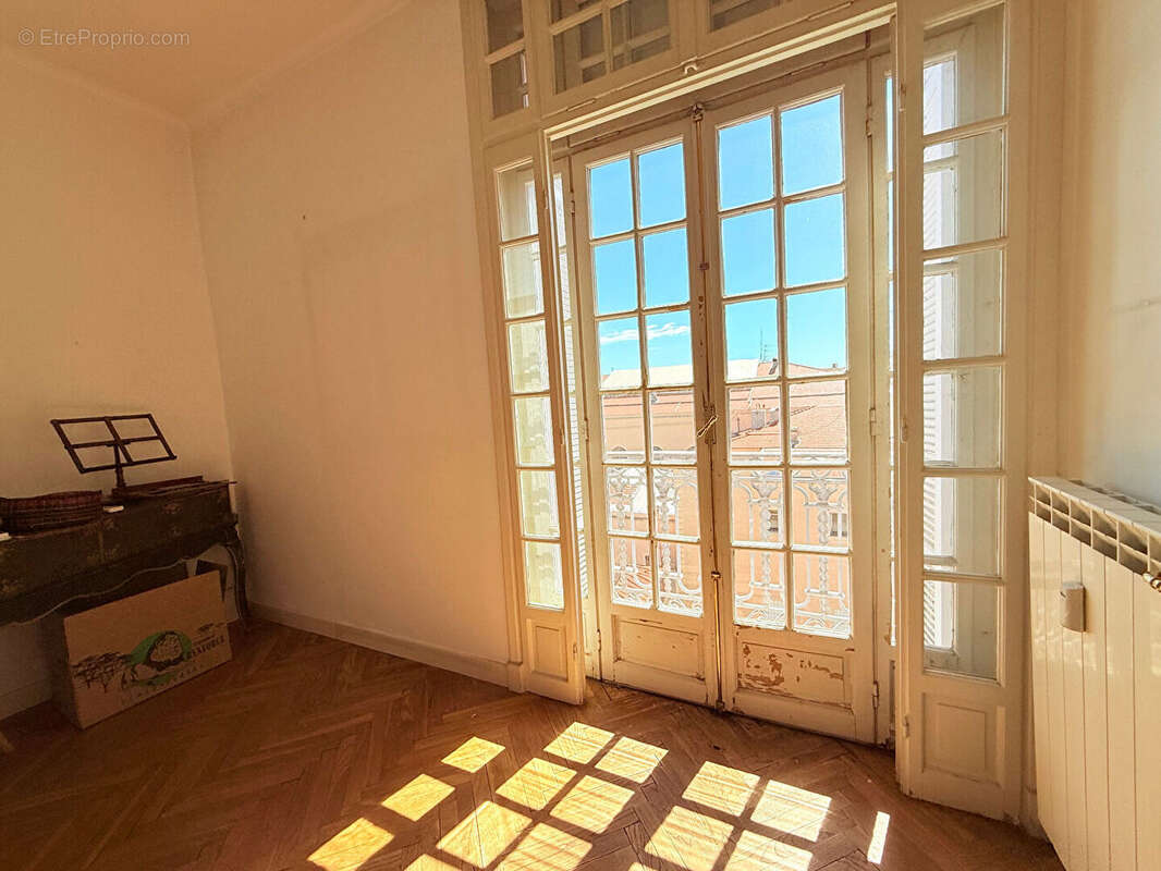 Appartement à MENTON