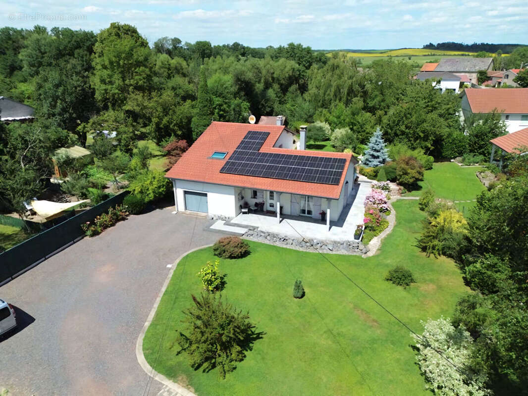 Maison à THIEBAUMENIL