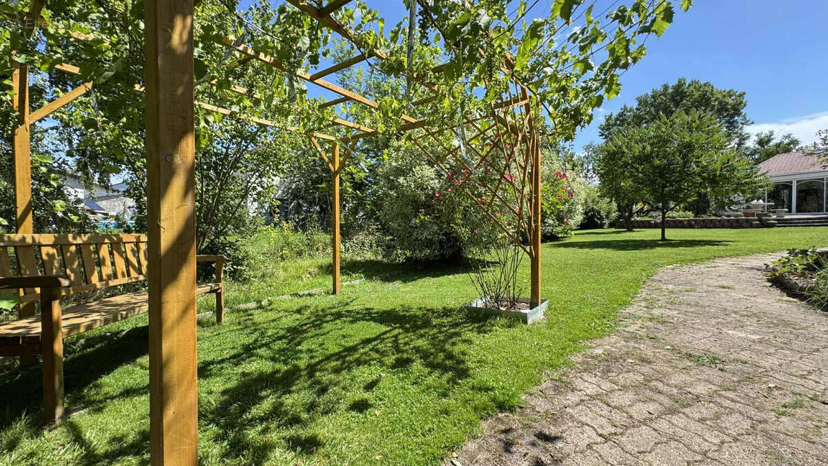 Maison à THIEBAUMENIL