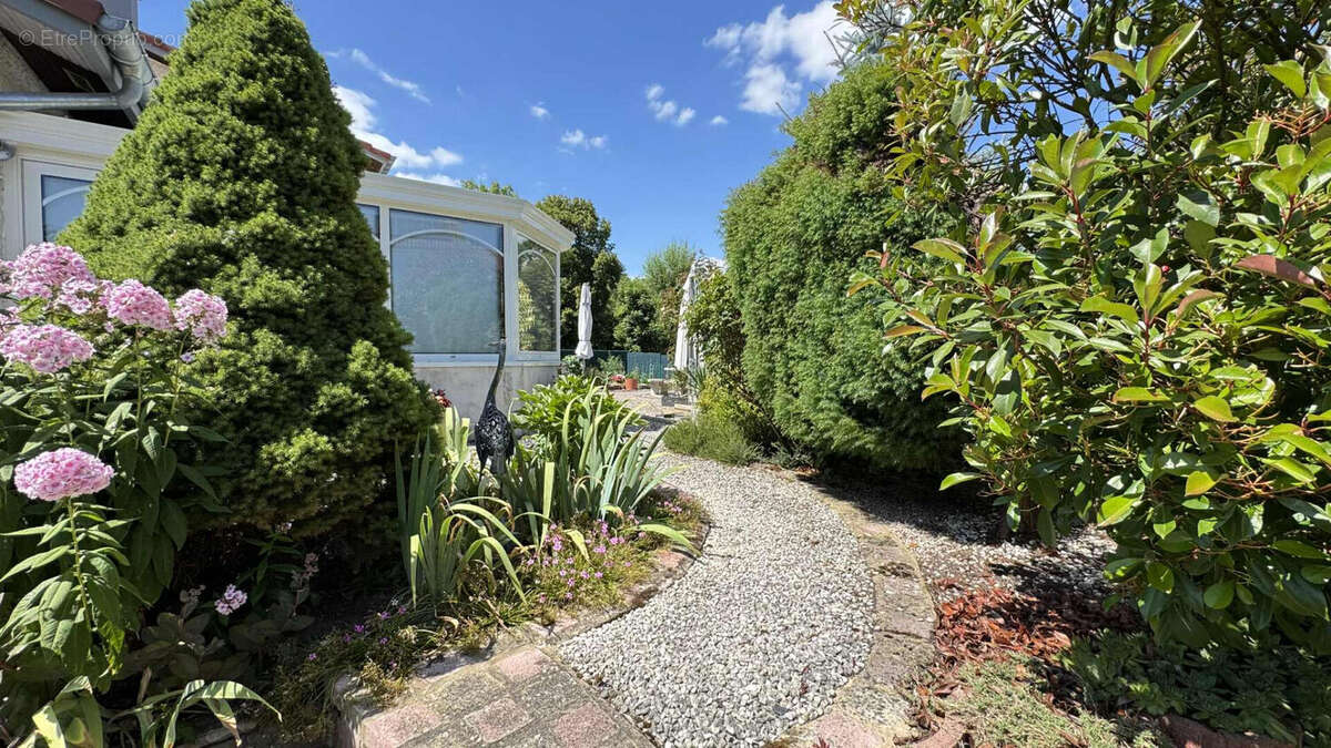 Maison à THIEBAUMENIL