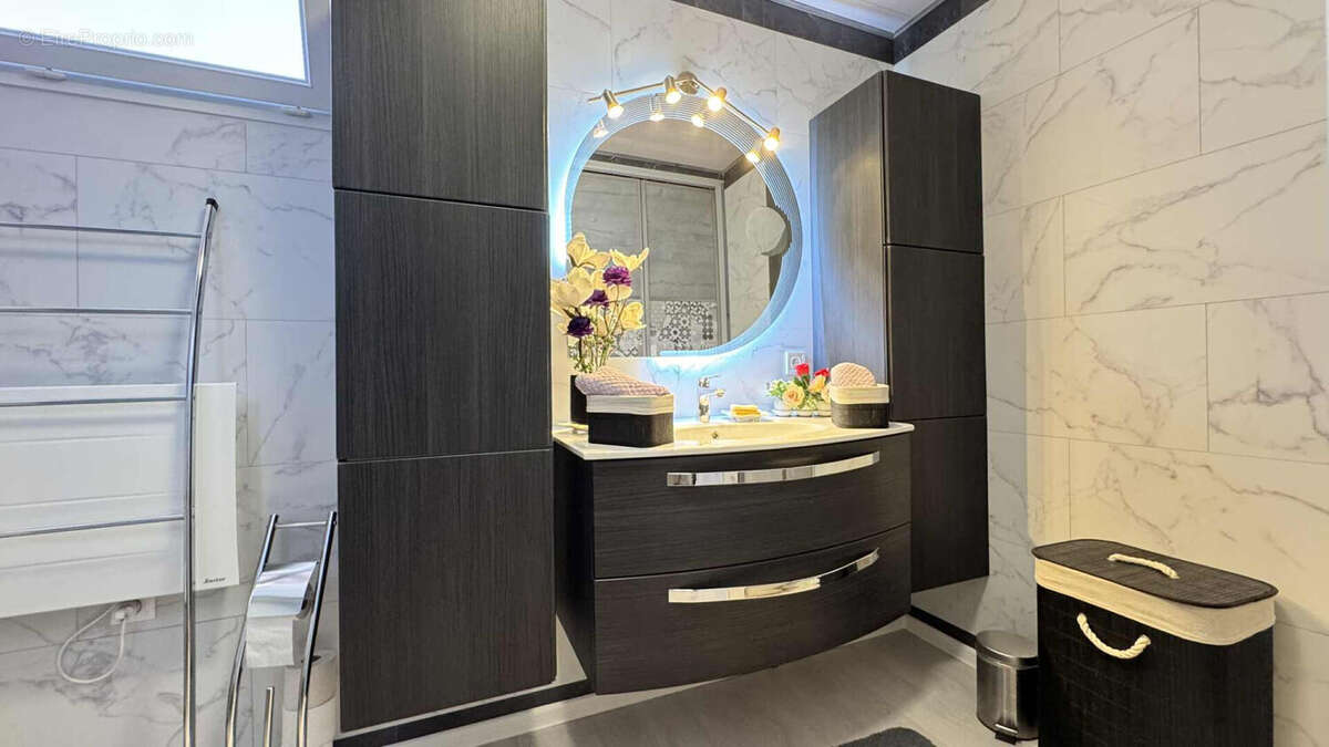 Maison à THIEBAUMENIL