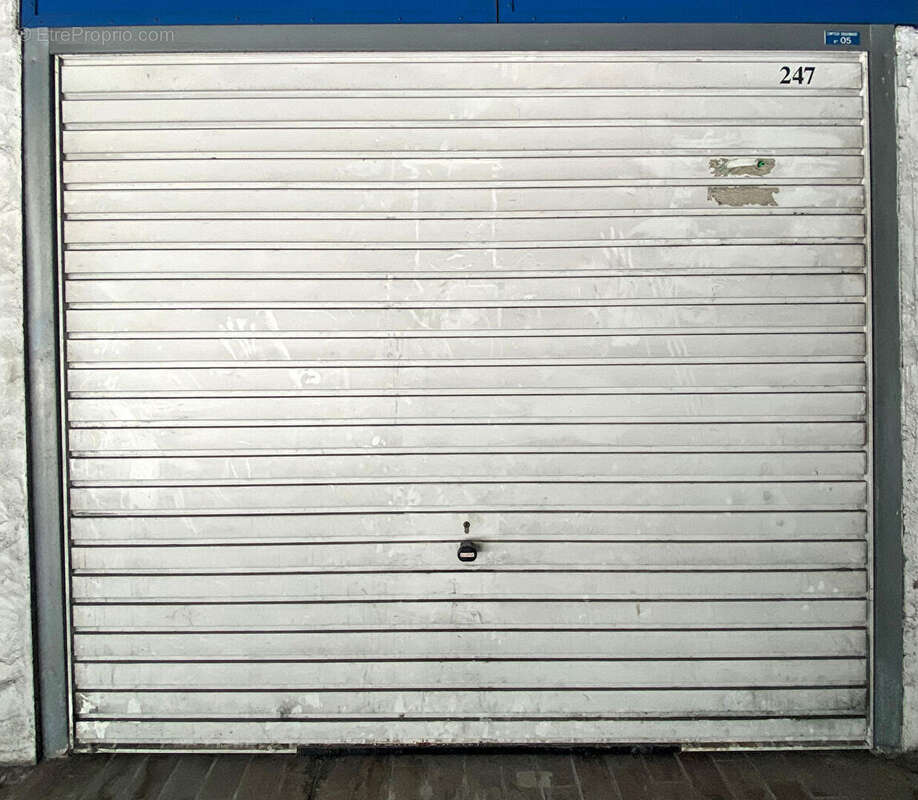 Parking à COURBEVOIE