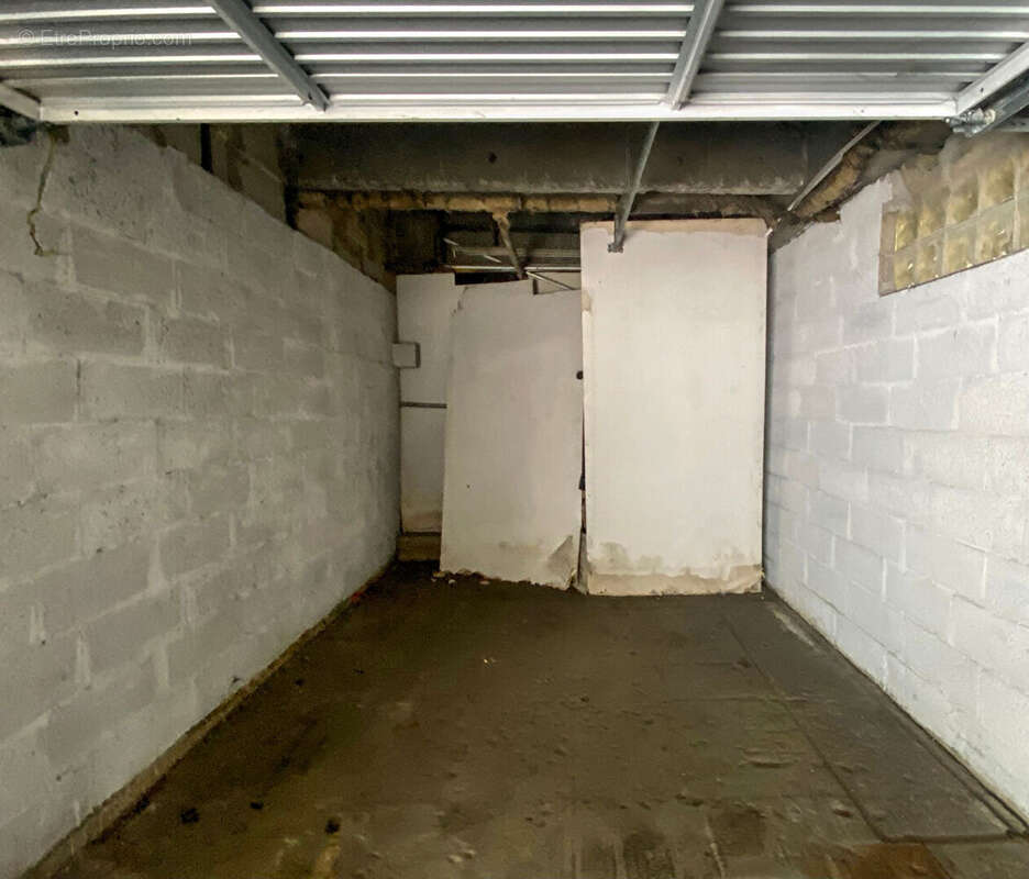 Parking à COURBEVOIE