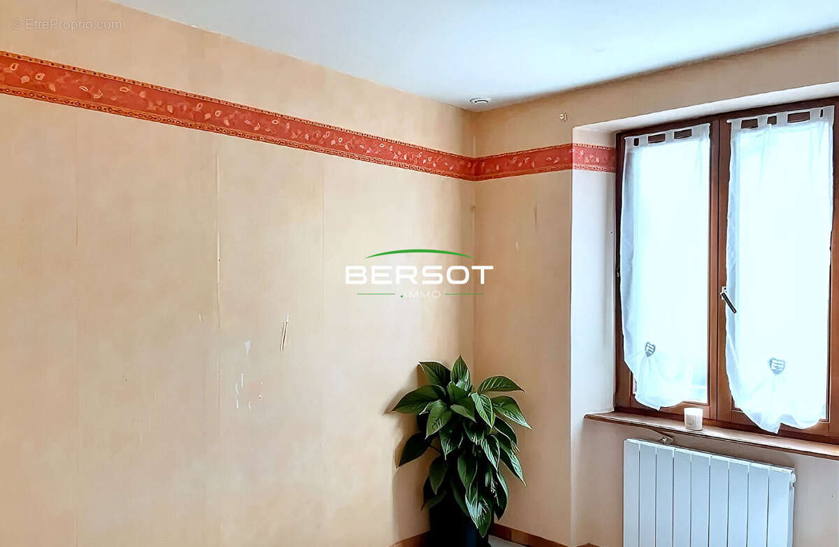 Maison à PONT-DE-ROIDE