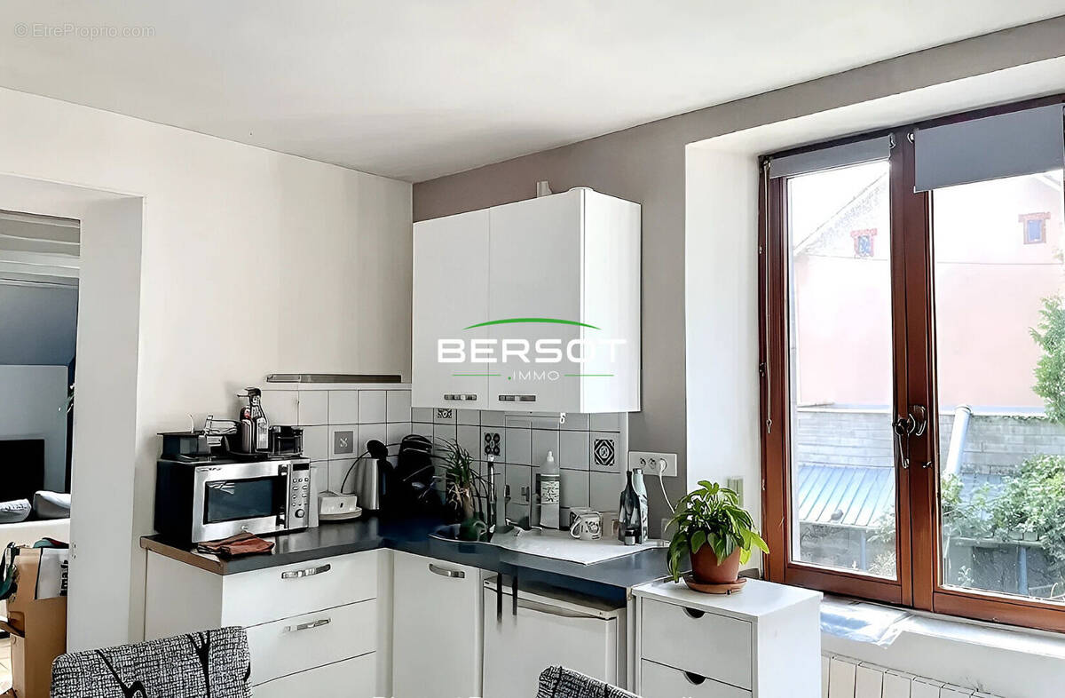 Maison à PONT-DE-ROIDE