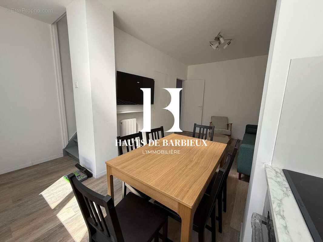 Vue salle à manger-salon - Maison à CROIX