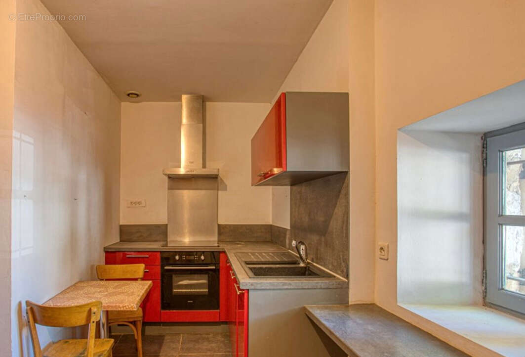 Appartement à PERNES-LES-FONTAINES