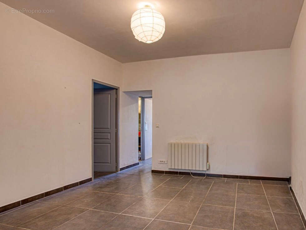 Appartement à PERNES-LES-FONTAINES