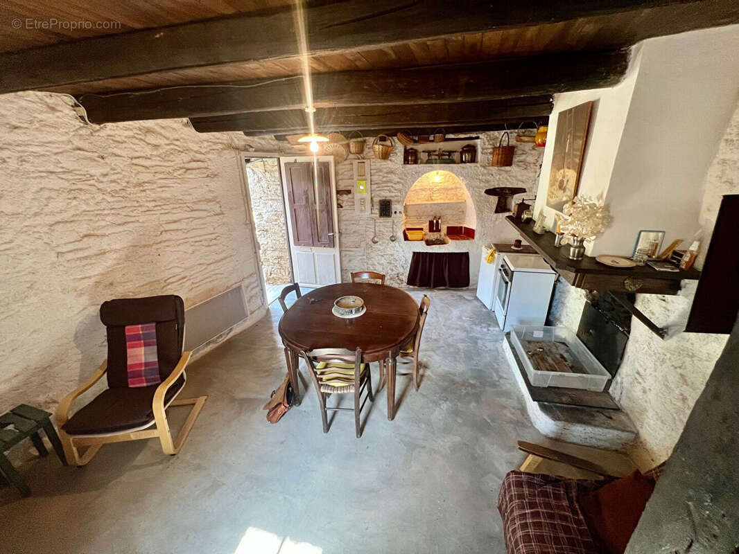 Maison à CAUNES-MINERVOIS