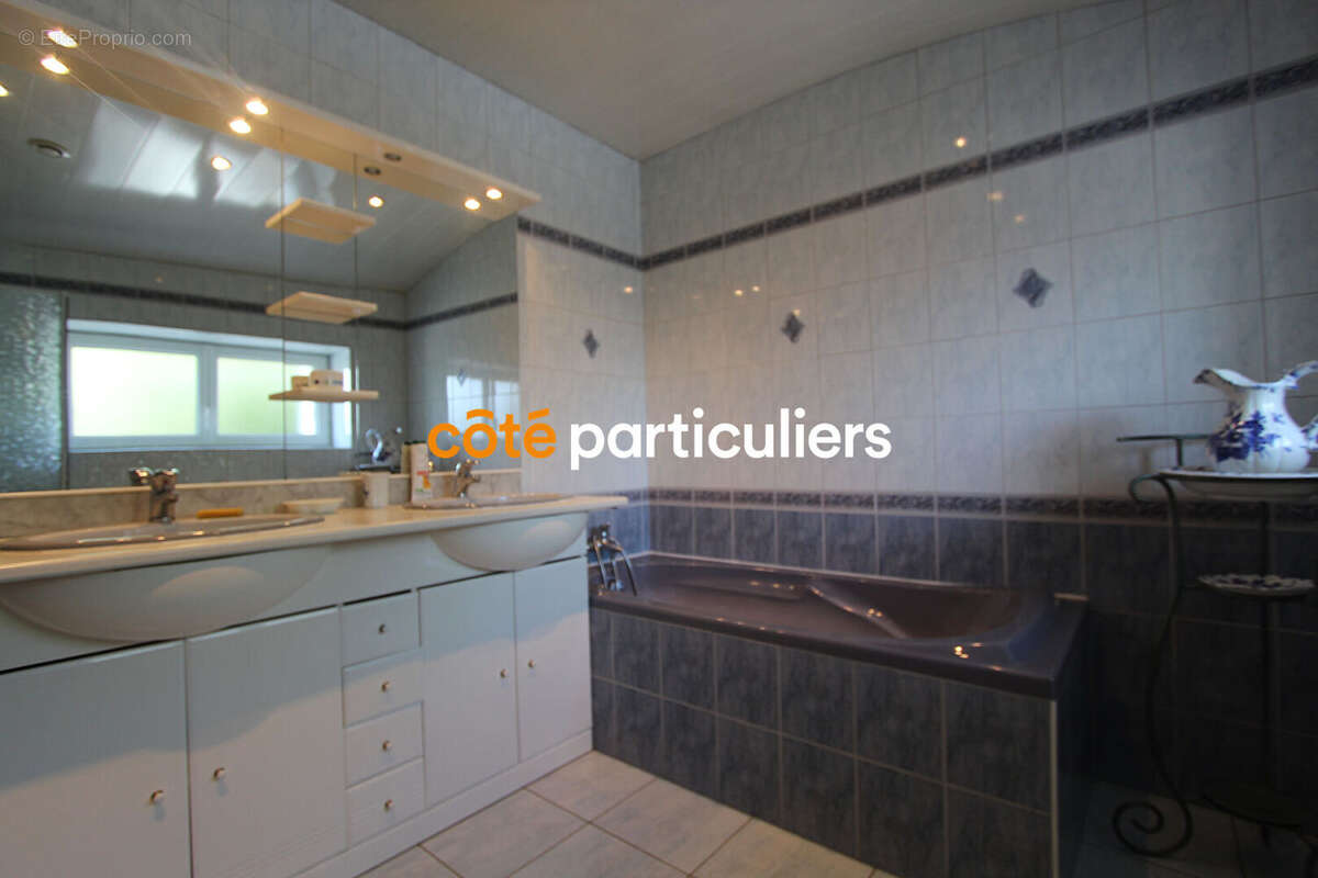 Maison à SAINT-MICHEL-EN-L&#039;HERM