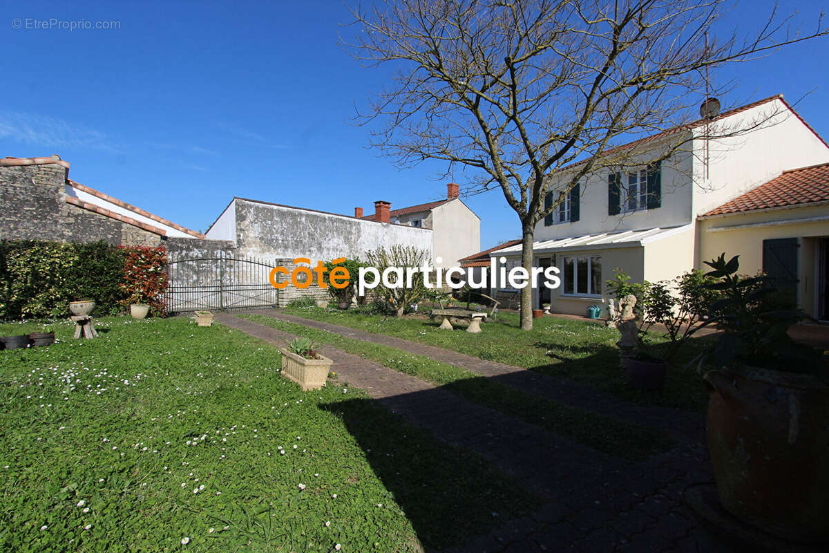 Maison à SAINT-MICHEL-EN-L&#039;HERM