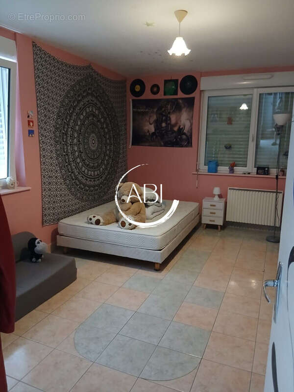 Commerce à LA FERTE-MACE