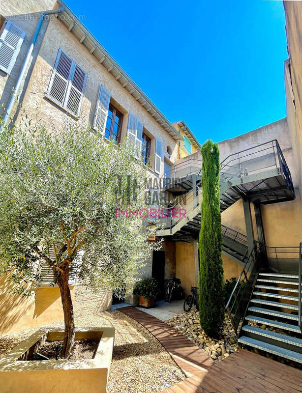 Appartement à L'ISLE-SUR-LA-SORGUE