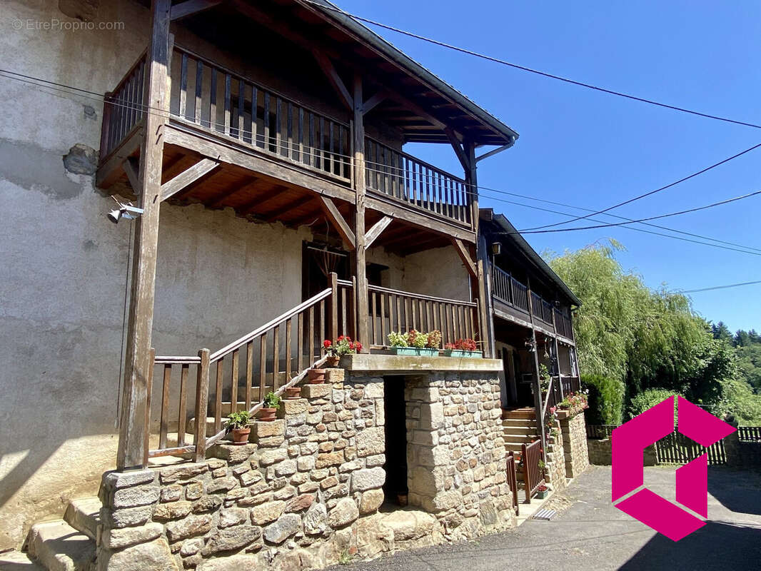 Maison à AUGEROLLES