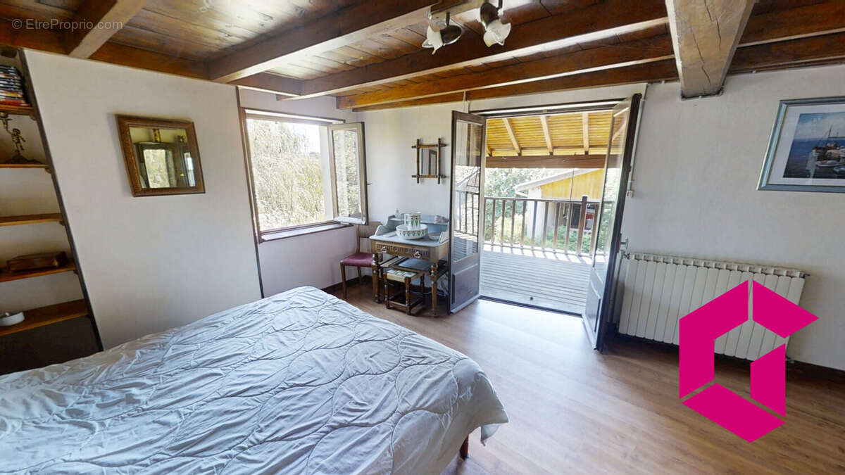 Maison à AUGEROLLES