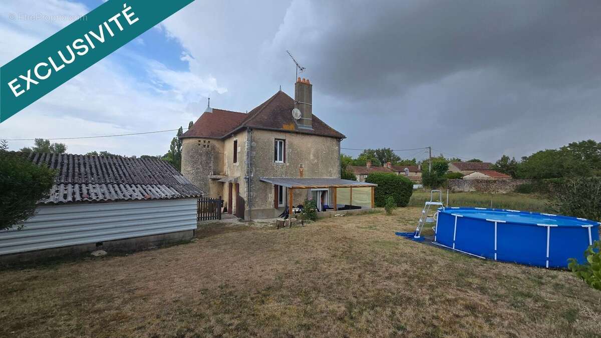 Photo 2 - Maison à LUSSAC-LES-CHATEAUX