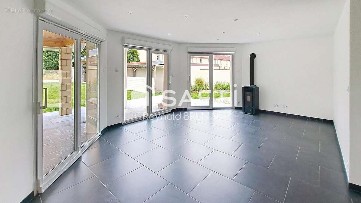 Photo 8 - Maison à ELOYES