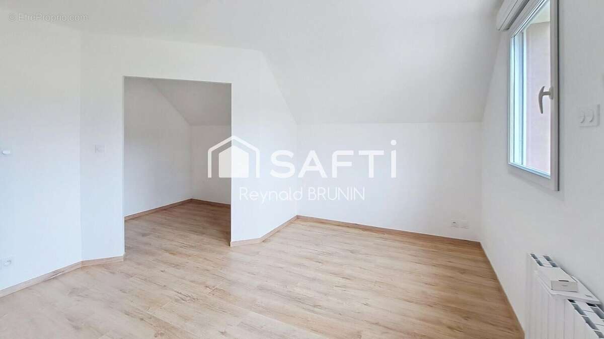 Photo 9 - Maison à ELOYES