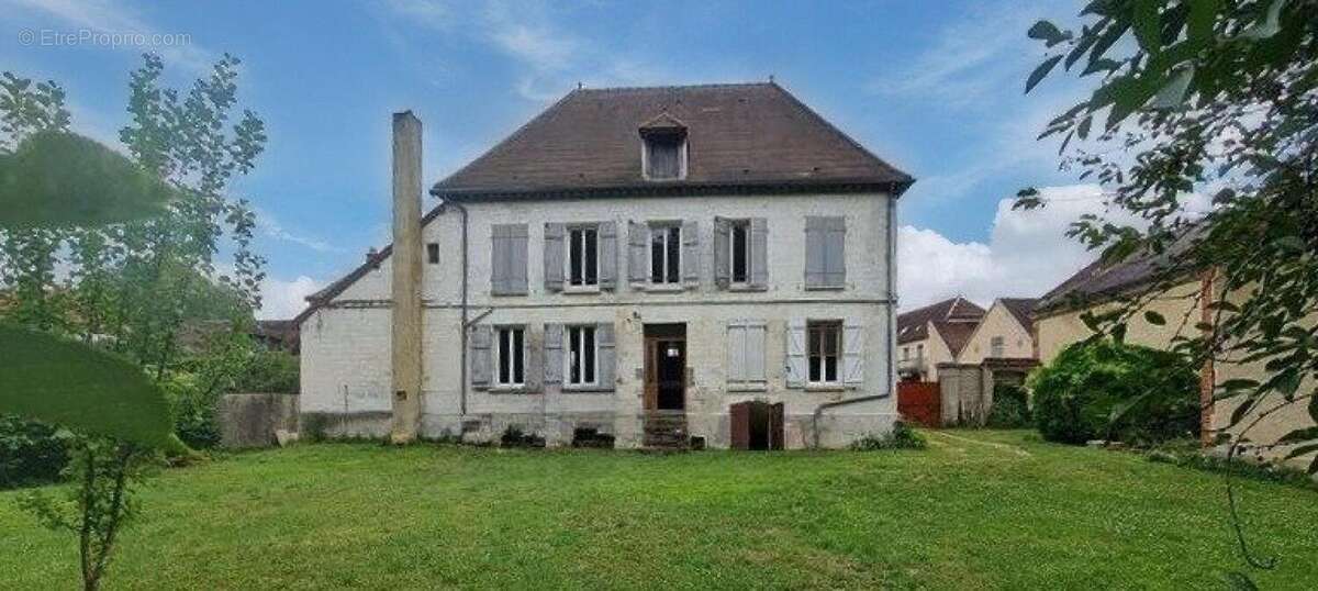 Photo 2 - Maison à ESTISSAC