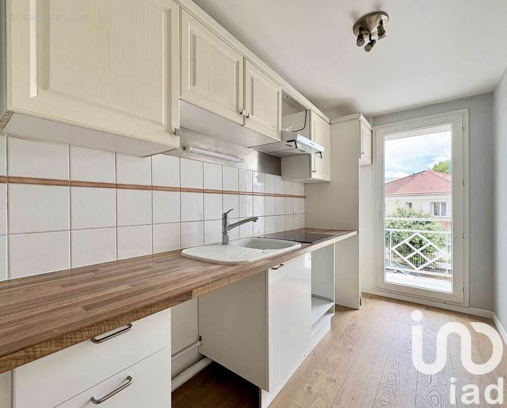 Photo 3 - Appartement à LIEUSAINT