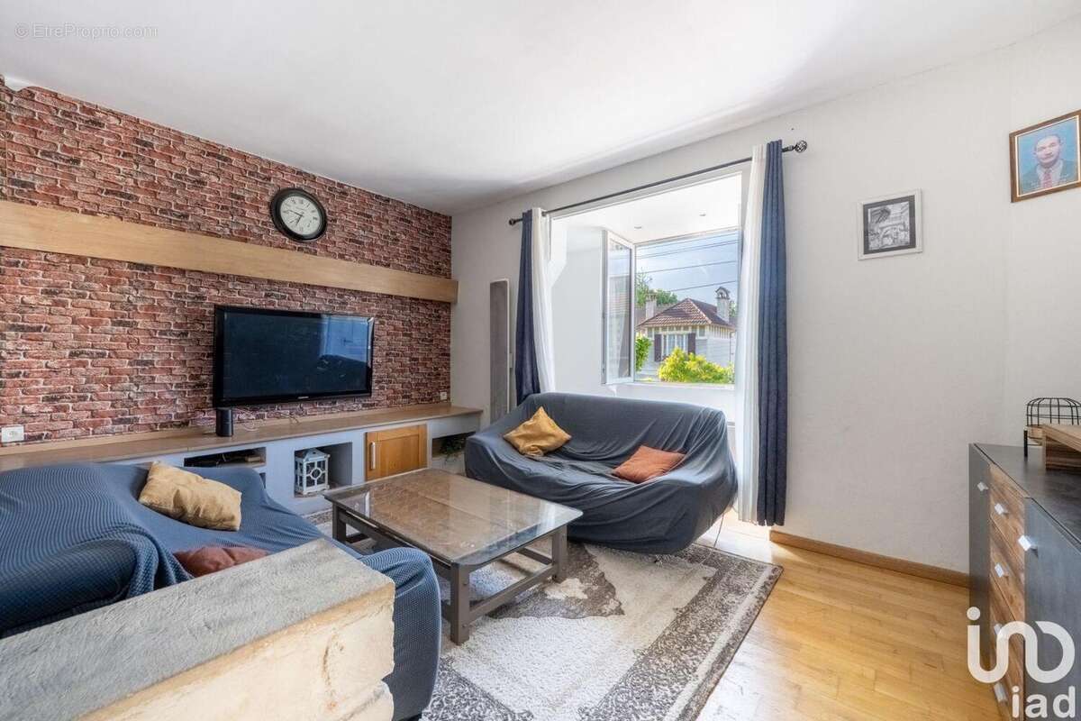 Photo 8 - Maison à JUZIERS