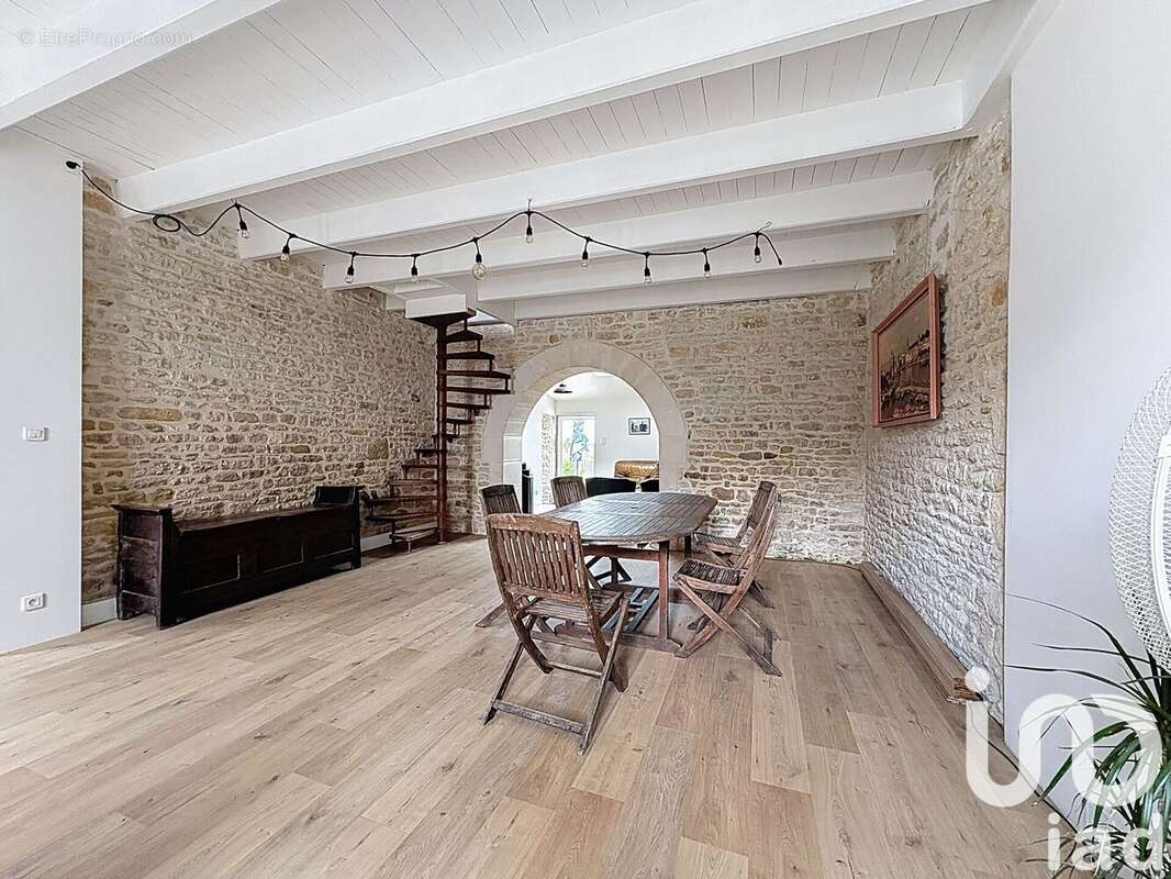 Photo 2 - Maison à CHARRON