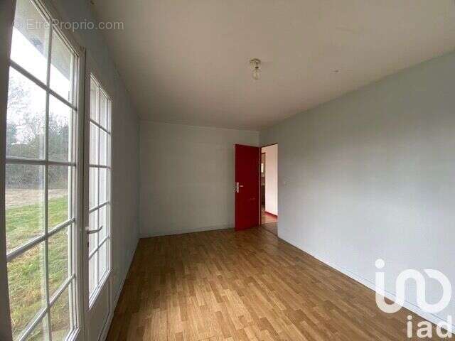 Photo 6 - Maison à CHAMPAGNE-LES-MARAIS