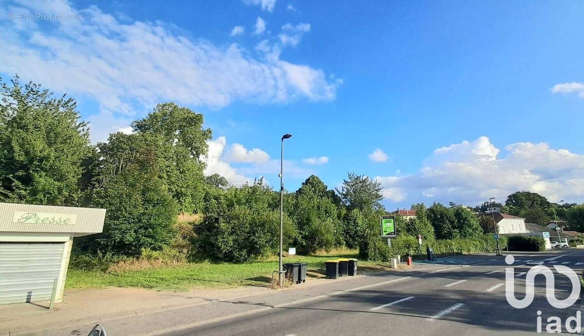 Photo 1 - Terrain à PONT-DU-CASSE