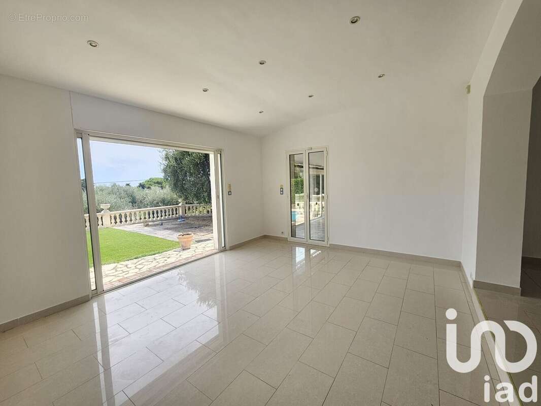 Photo 3 - Maison à TOURRETTES-SUR-LOUP