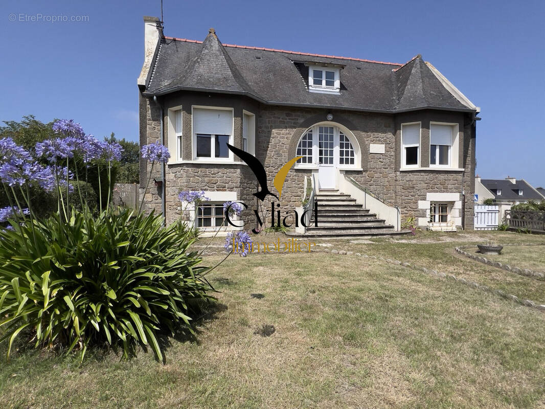 Maison à SAINT-MELOIR-DES-ONDES