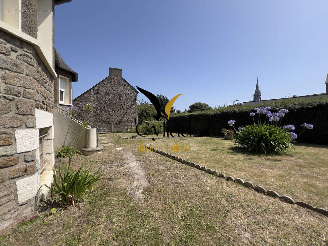 Maison à SAINT-MELOIR-DES-ONDES