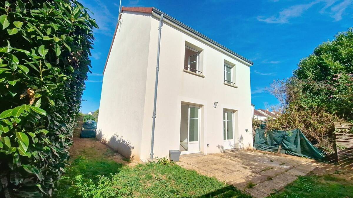 Maison à LA CHAUSSEE-SAINT-VICTOR