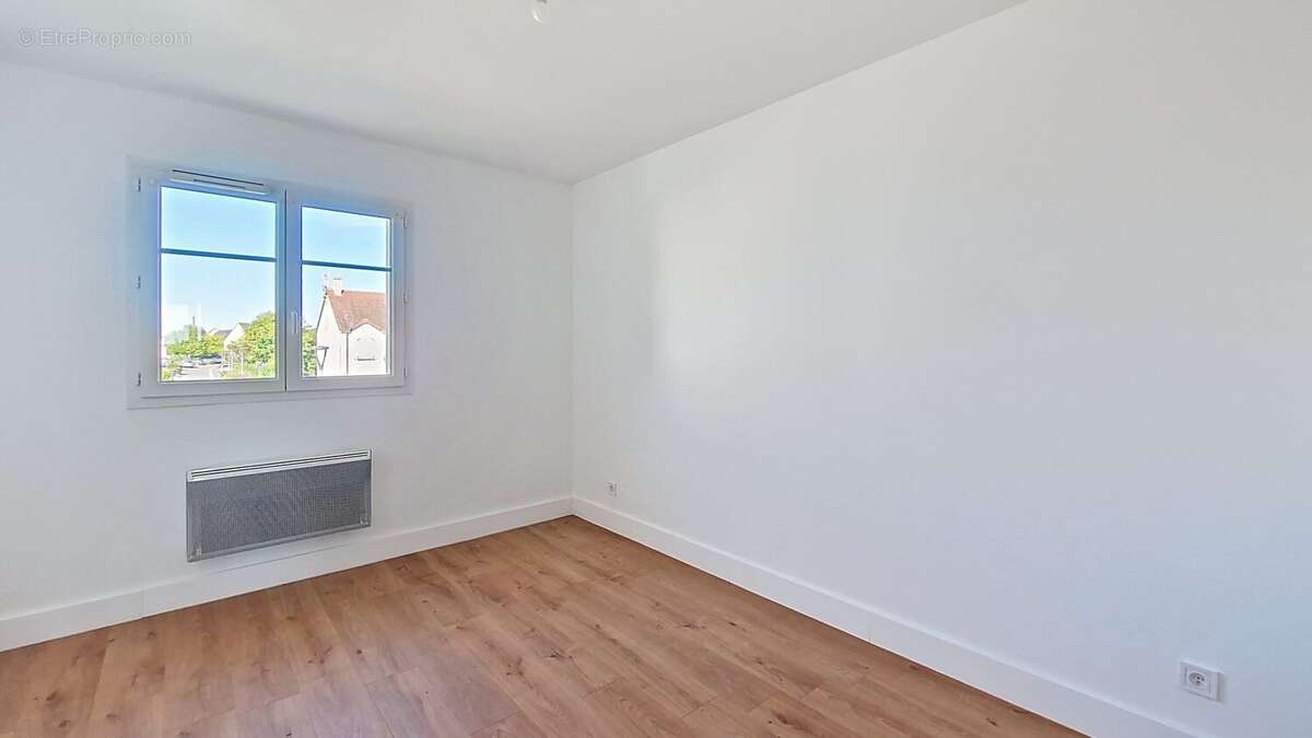 Maison à LA CHAUSSEE-SAINT-VICTOR