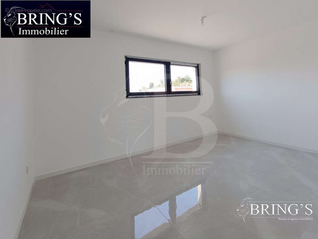 Chambre 2 étage - Maison à ENSISHEIM