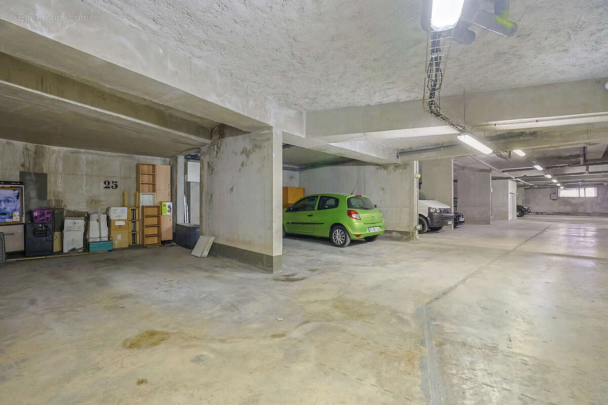 Appartement à SOLLIES-PONT