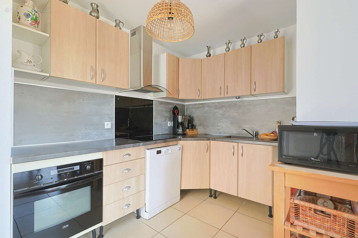 Appartement à SOLLIES-PONT