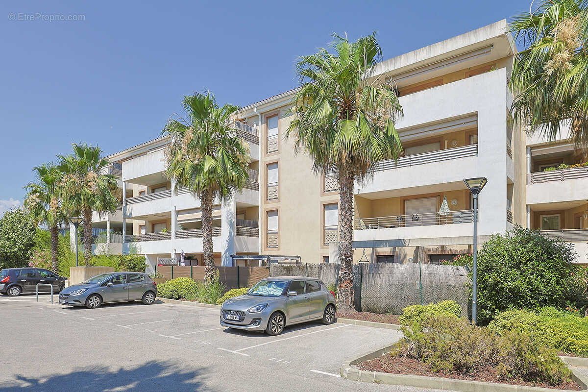 Appartement à SOLLIES-PONT